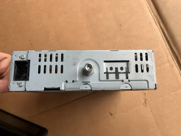 OEM 30732600-1 Radiovahvistin Volvo S40 II V50:lle image 3