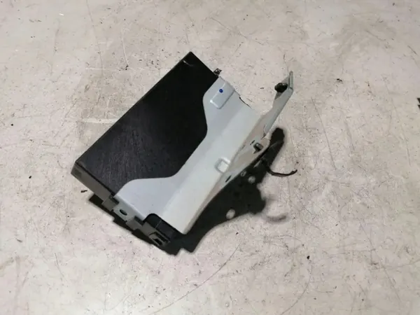 Subaru Comfortmodule OEM 88281AJ220 - Gebruikt image 2
