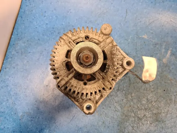 BMW X6 E71 3.0D Vaihtovirtageneraattori 7796125 image 4