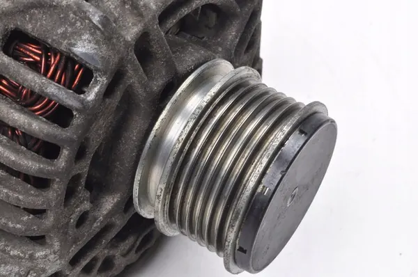 Vaihtovirtageneraattori Skoda Fabia II 1.6 TDI OE 06F903023D image 2