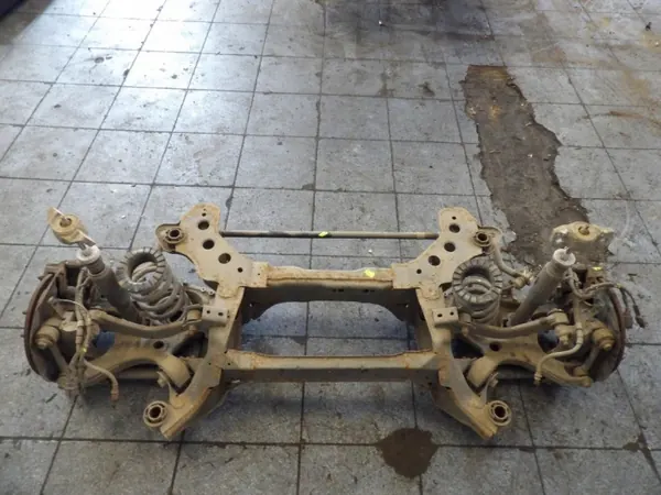 Viga de eje trasero Ford OEM DEMONTCARS-69336 image 3