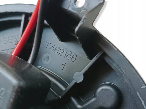 Toyota T462146 Fläktmotor - Begagnad OE-del image 4