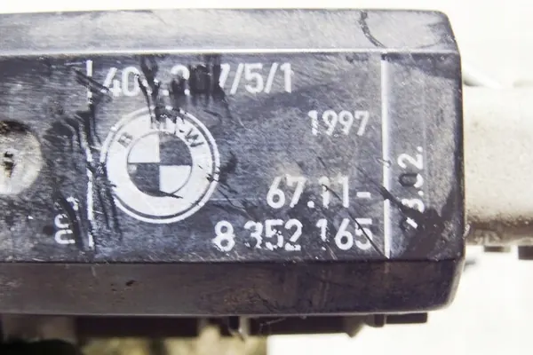 Höger framdörrslås BMW 5 (E39) 67118352165 image 2