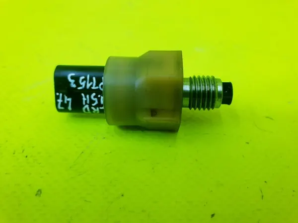 Öldrucksensor OEM G4D3-9S306-AB für Discovery Sport image 2
