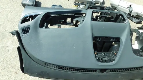 OPEL MOKKA Ohjauspaneeli Konsoli Ilmatyynymoduuli OEM 55485507 image 3