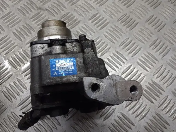 Bomba de combustible Mitsubishi Carisma 1.8 GDI MD351017 image 2