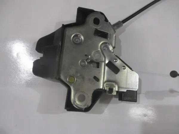 Kofferbakslot OEM COE959 voor Toyota Avensis T27 Sedan image 4