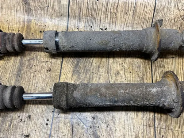 Audi A4 B5 Quattro Achter Schokdemper OEM image 3