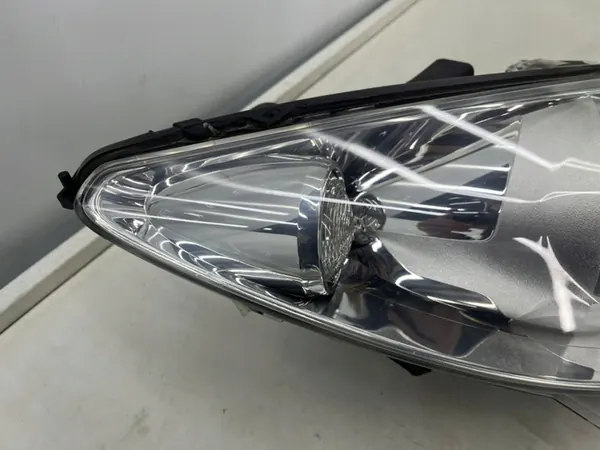 Faros derecho Peugeot 308 I T7 H7 image 10