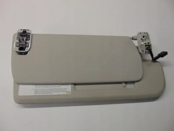 VW Passat B6 Oikea aurinkosuoja OEM 3C0857552B image 2