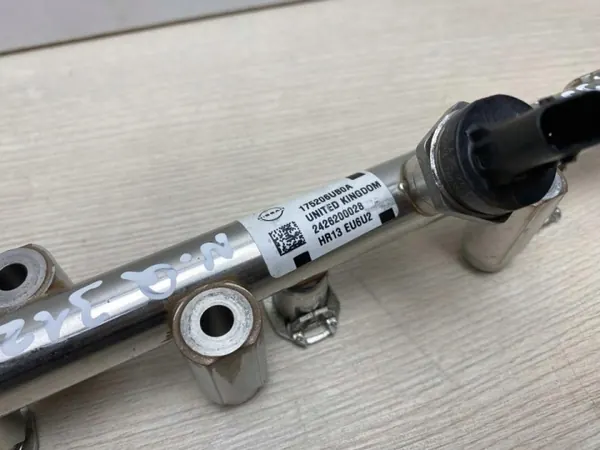 Polttoainejakoputki OEM 175200298R Nissan Qashqai image 4