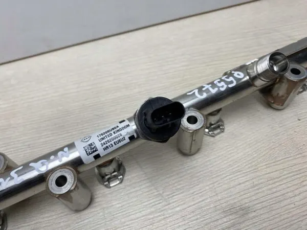 Polttoainejakoputki OEM 175200298R Nissan Qashqai image 5