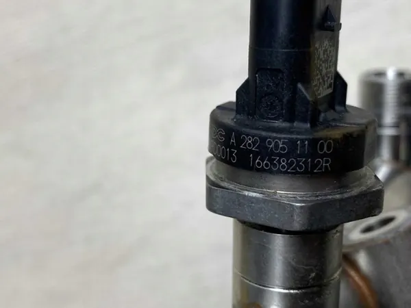 Polttoainejakoputki OEM 175200298R Nissan Qashqai image 6