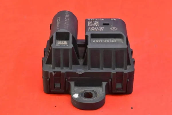 MERCEDES E-LUOKKA Kynttilärele A6511530279 image 4