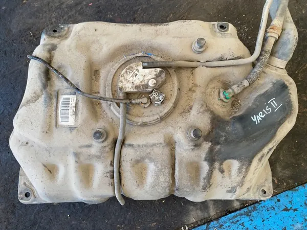 Toyota Yaris II bränslepump OEM 77020-0d080 image 2