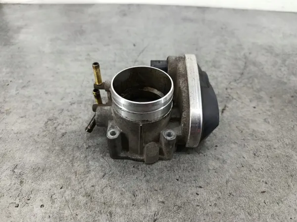 Corps de papillon OEM 06A133062AT pour VW Golf V 1.6 8V image 2