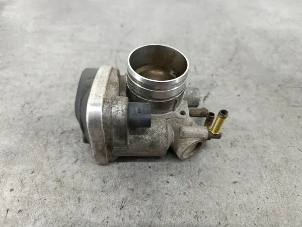 Corps de papillon OEM 06A133062AT pour VW Golf V 1.6 8V image 4