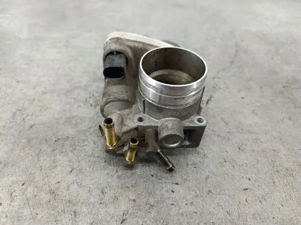 Corps de papillon OEM 06A133062AT pour VW Golf V 1.6 8V image 5