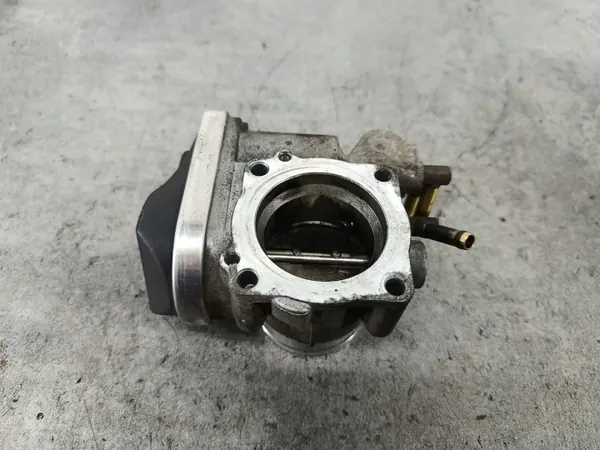Corps de papillon OEM 06A133062AT pour VW Golf V 1.6 8V image 7