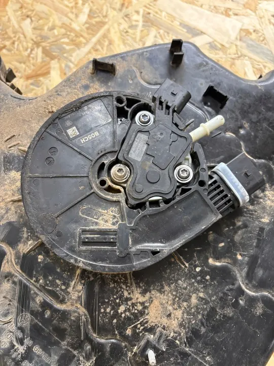 VW TIGUAN II 5NA RÉSERVOIR ADBLUE 5QF131877M image 6