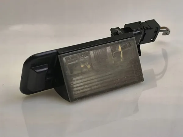 BMW OEM 18288141 Kennzeichenleuchte - Gebraucht image 2
