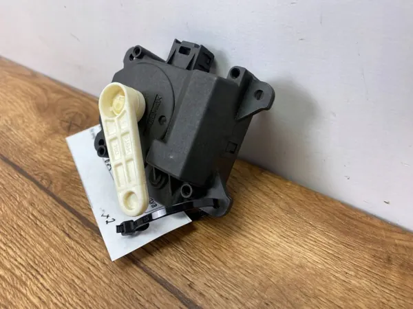 Lämmitysklappimoottori OEM AE0637008860PI Camarolle image 3