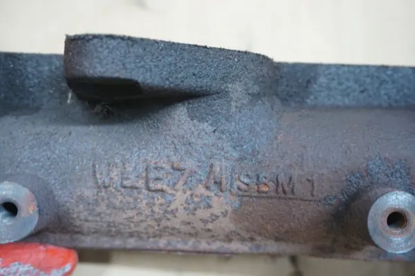 Collecteur d'échappement MAZDA B2500 OEM - État utilisé image 4