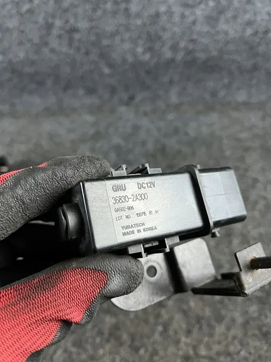 Hyundai I30 II sytytysvastusrele 368302A300 image 2