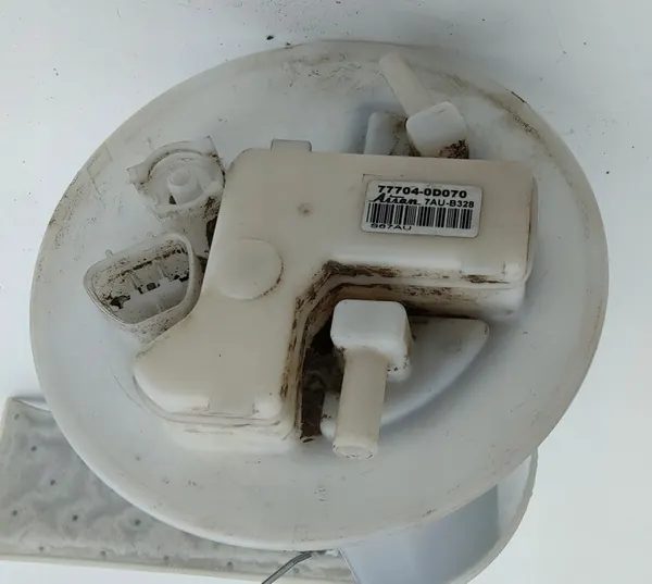 Brandstofpomp Toyota Yaris III 1.0, 1.33, 1.5 77704-0D070 image 2