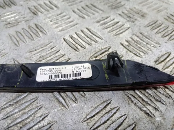 Reflector parachoques trasero izquierdo Tesla Model S OEM 6007705-00-C image 3