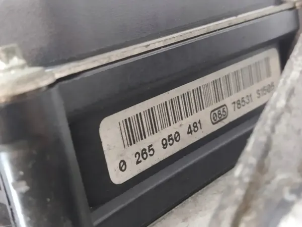 Connecteur Pompe ABS OEM A0014462589 pour VW Crafter image 5