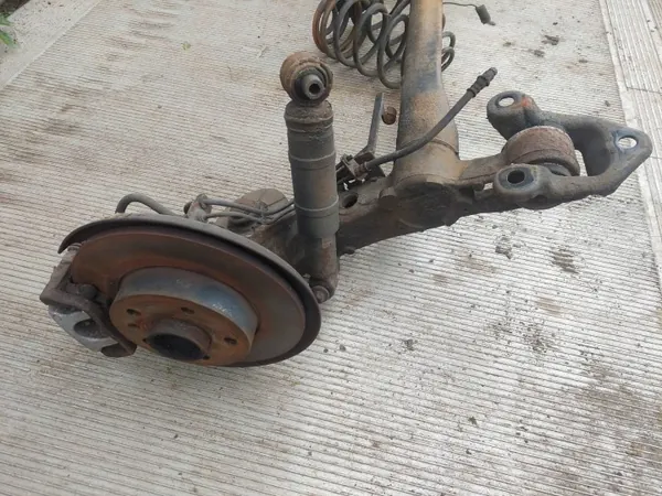 OEM Hinterachsträger mit ABS-Scheiben & Federn image 3