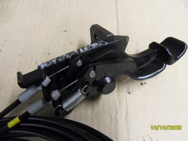 OEM polttoaineläppäkaapeli Toyota Prius I - Käytetty image 4