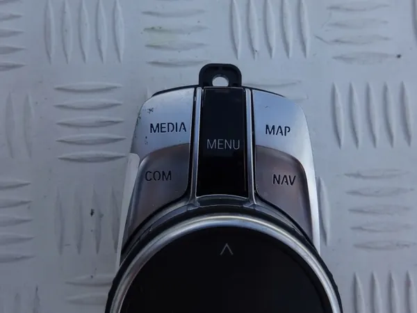 BMW 7 G12 NBT EVO iDrive Touch Controller 6800008 image 3