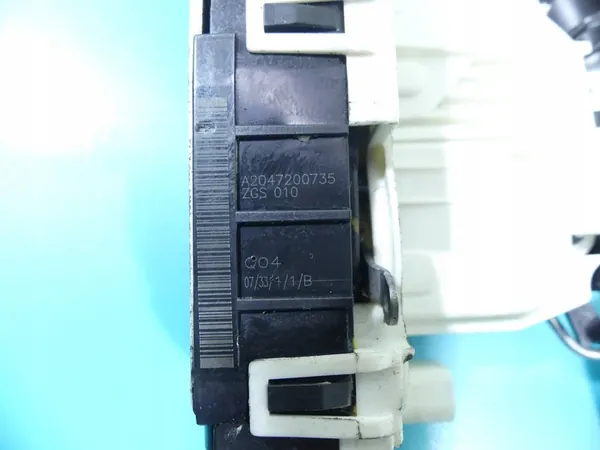 Vänster Framslå A2047200735 Mercedes W204 image 5