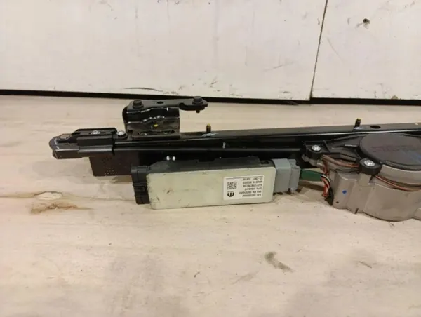 Motor de puerta corredera OEM 68225094AE Chrysler Pacifica image 2