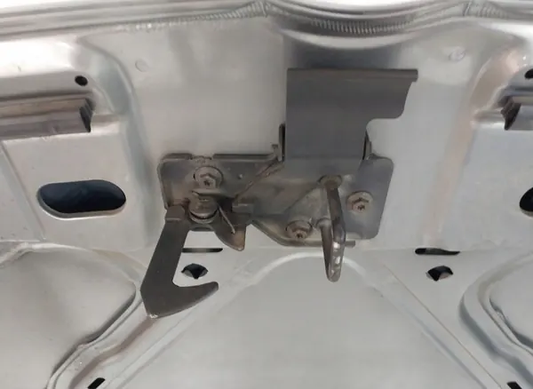 Capô Volkswagen Polo image 7