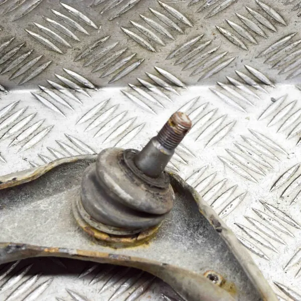 Braccio di controllo inferiore sinistro anteriore Toyota Land Cruiser (BJ70) image 5