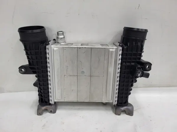 Intercooler d'occasion OEM A1390901200 pour Mercedes-Benz image 2