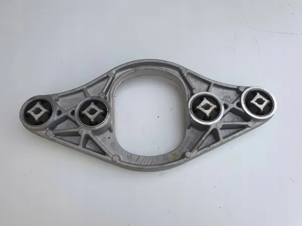 BMW M3 G80 G81 G82 siltatuki kiinnike OEM 8090205 image 2