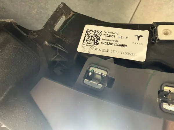 Tesla Model 3/Y Dashboard OEM 1083401-80-J Gebruikt image 8