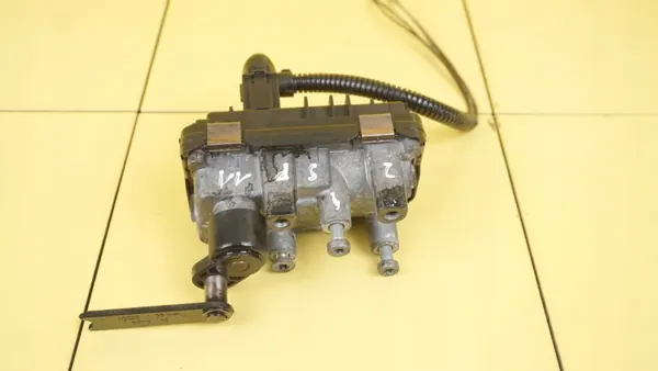 Actuador turbo OEM N47C20A para MINI 2.0 D image 3