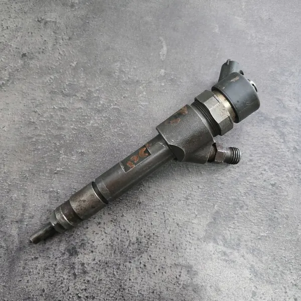 Inyector de combustible Renault Laguna II 8200 389 369 image 4