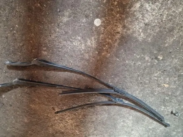 Oikea pyyhinvarsioem 9680477280 Peugeot 308:lle image 2