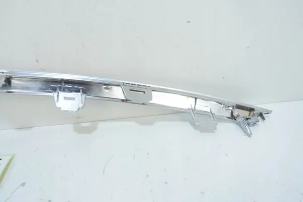 Kia OEM 86573-J7KA0 Framvänster Stötfångarstrimma image 5