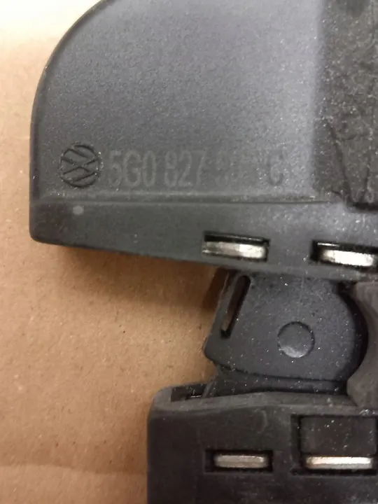 Bagagelås VW Golf VII 14- OEM 5G0827505C image 6