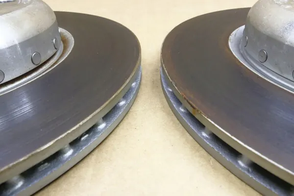 Disques de frein arrière OEM 6860925 pour BMW 4 G22 M-Package image 3