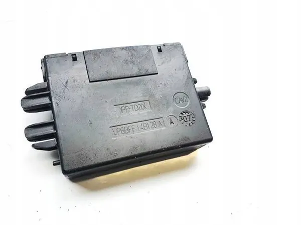 Toyota Yaris Immobilizer Computer OEM 10r023241 image 2