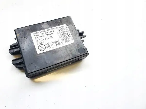 Toyota Yaris Immobilizer Computer OEM 10r023241 image 3