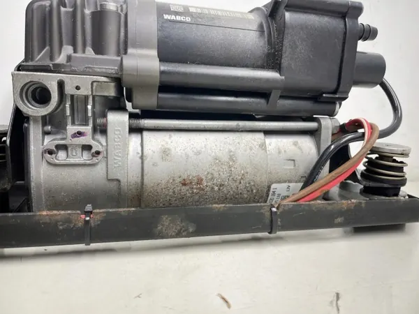 BMW OEM 6789450 Luftfeder-Kompressor - Gebraucht image 5